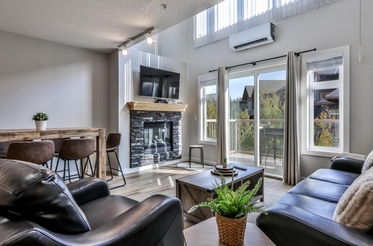 Charming 1 Bdrm Plus Loft With Views Managed By Little Sister Getaways Canmore Dış mekan fotoğraf
