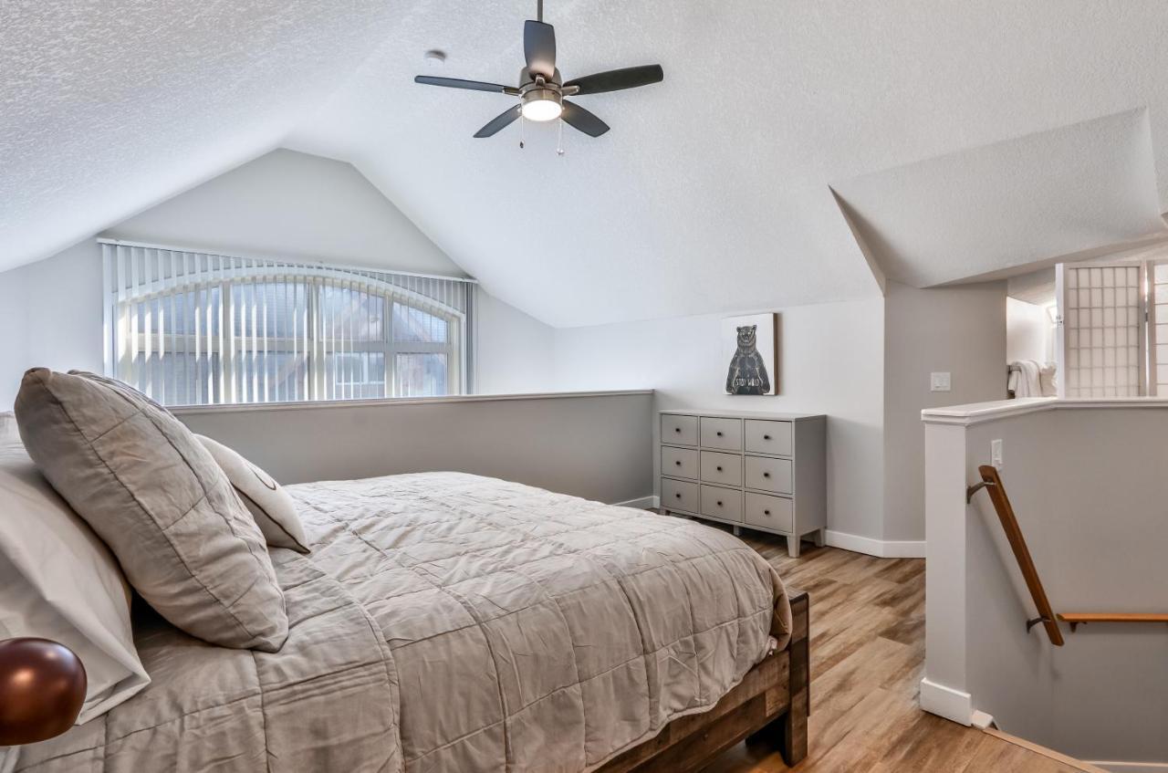 Charming 1 Bdrm Plus Loft With Views Managed By Little Sister Getaways Canmore Dış mekan fotoğraf