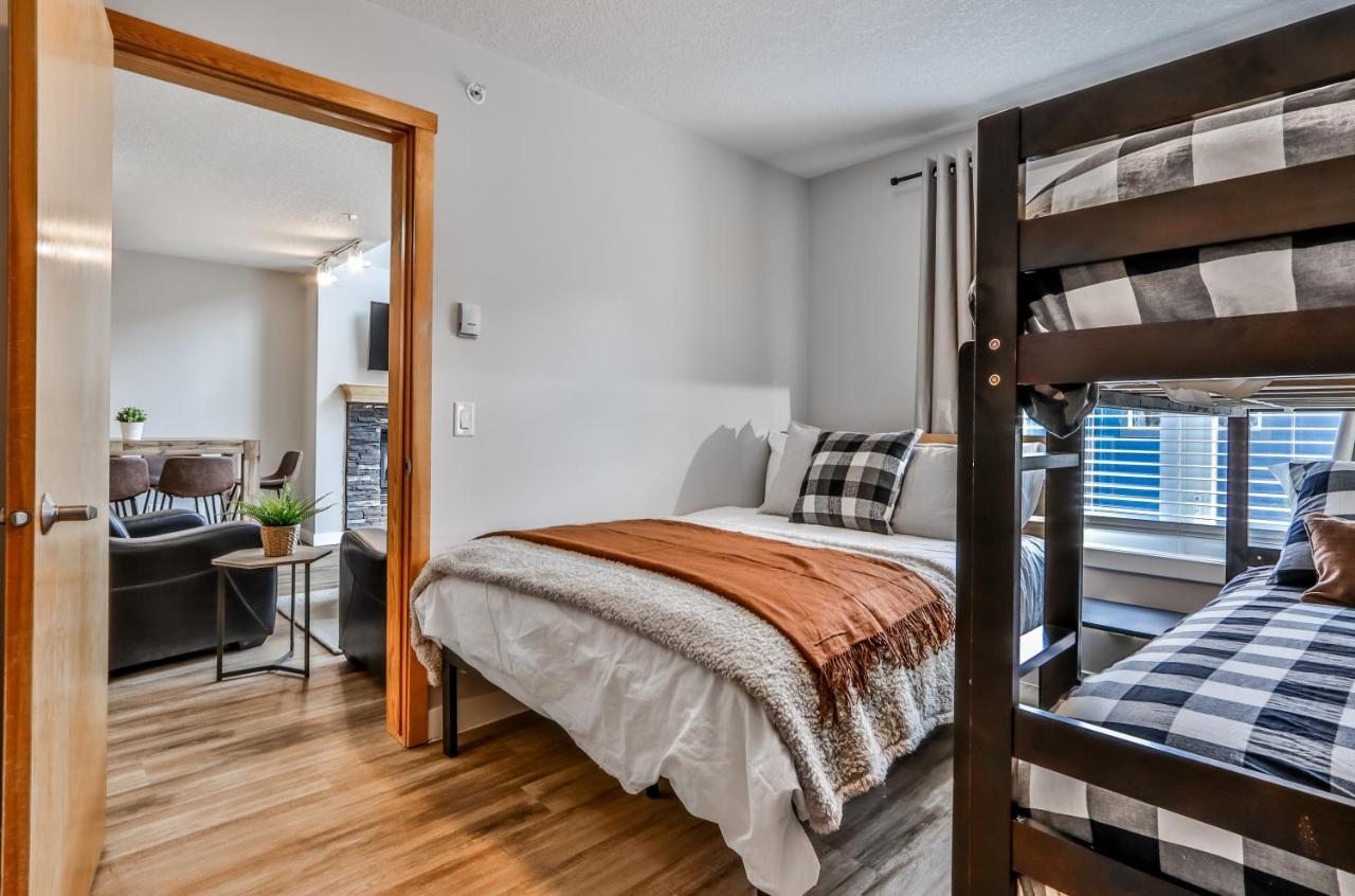 Charming 1 Bdrm Plus Loft With Views Managed By Little Sister Getaways Canmore Dış mekan fotoğraf
