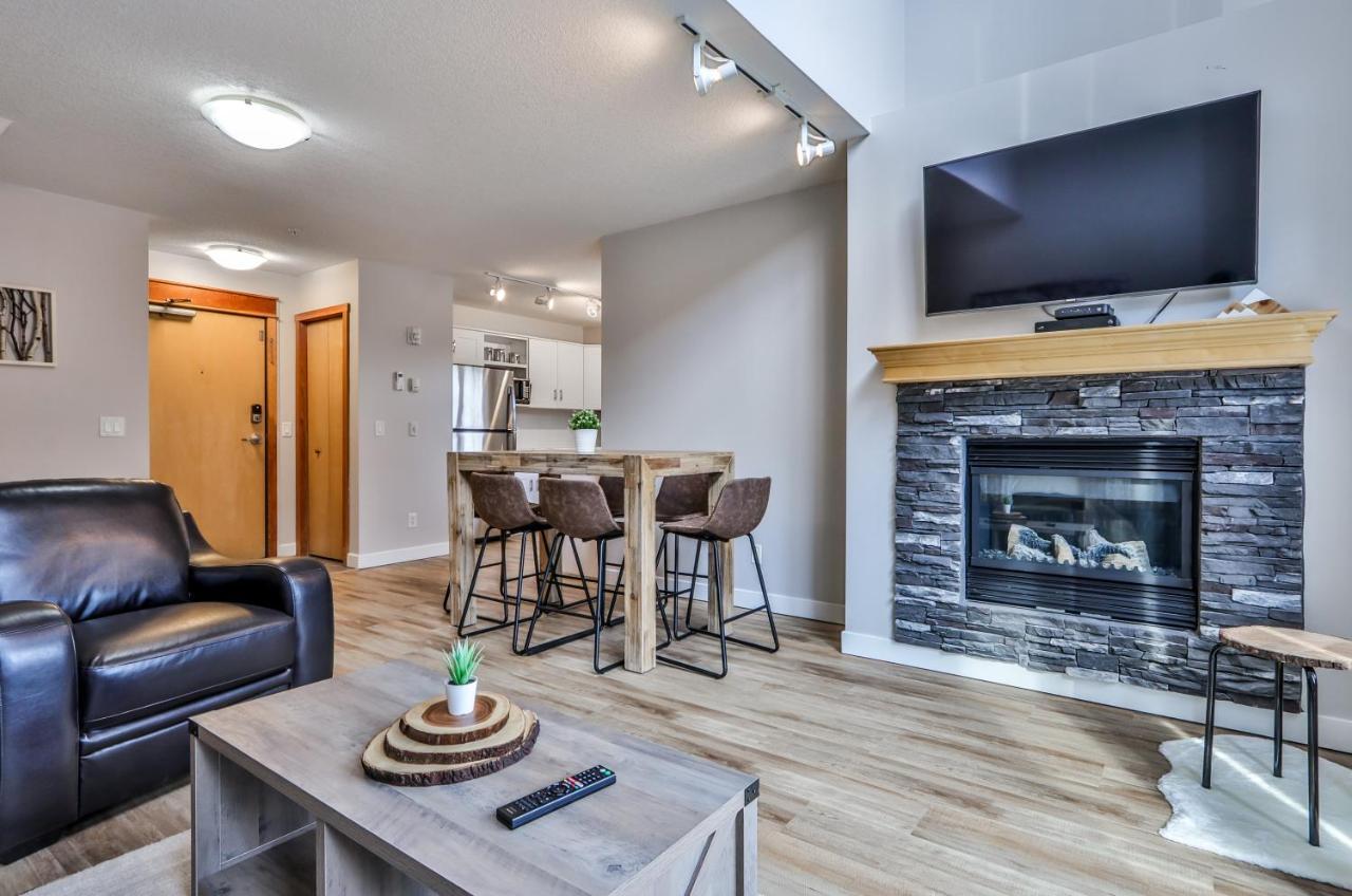 Charming 1 Bdrm Plus Loft With Views Managed By Little Sister Getaways Canmore Dış mekan fotoğraf