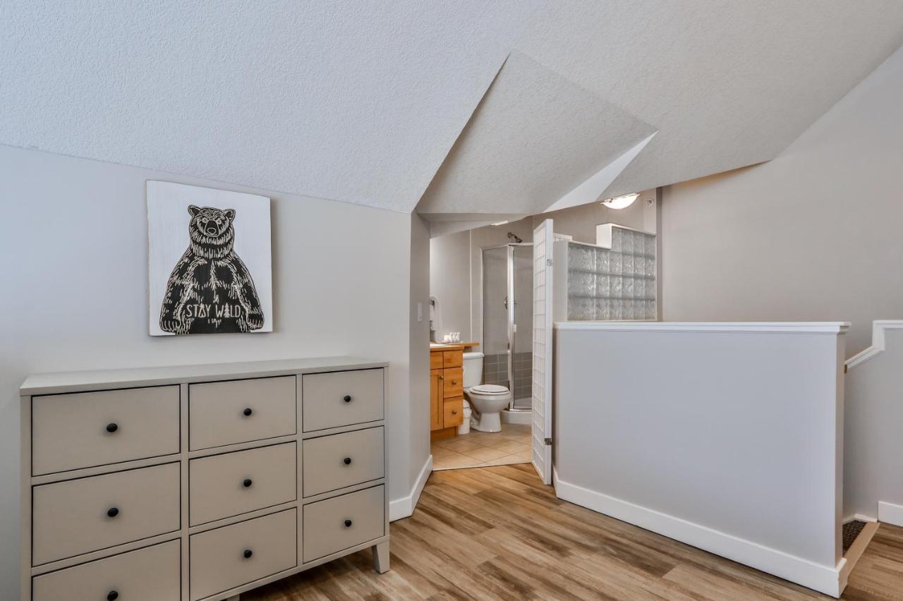 Charming 1 Bdrm Plus Loft With Views Managed By Little Sister Getaways Canmore Dış mekan fotoğraf