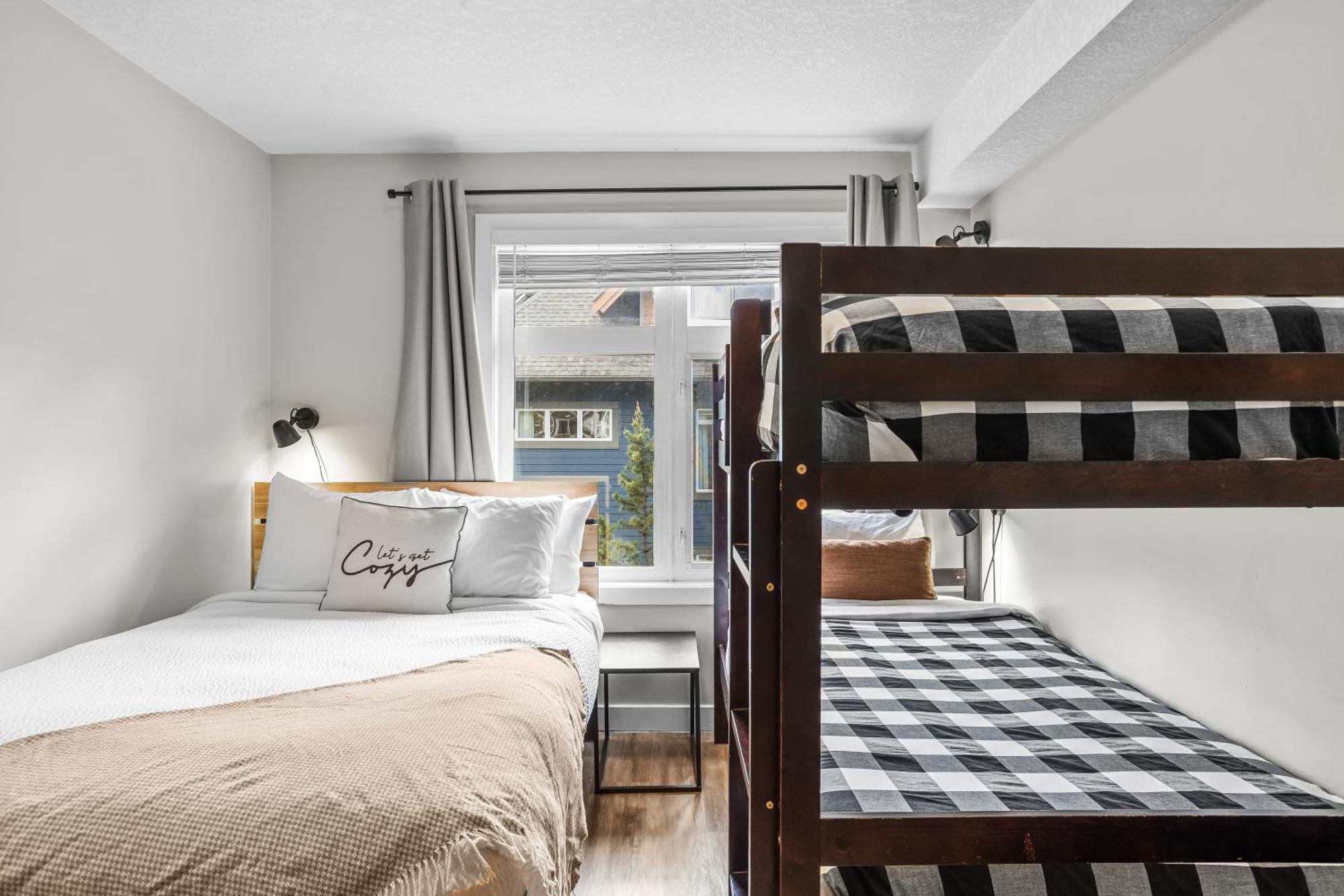 Charming 1 Bdrm Plus Loft With Views Managed By Little Sister Getaways Canmore Dış mekan fotoğraf
