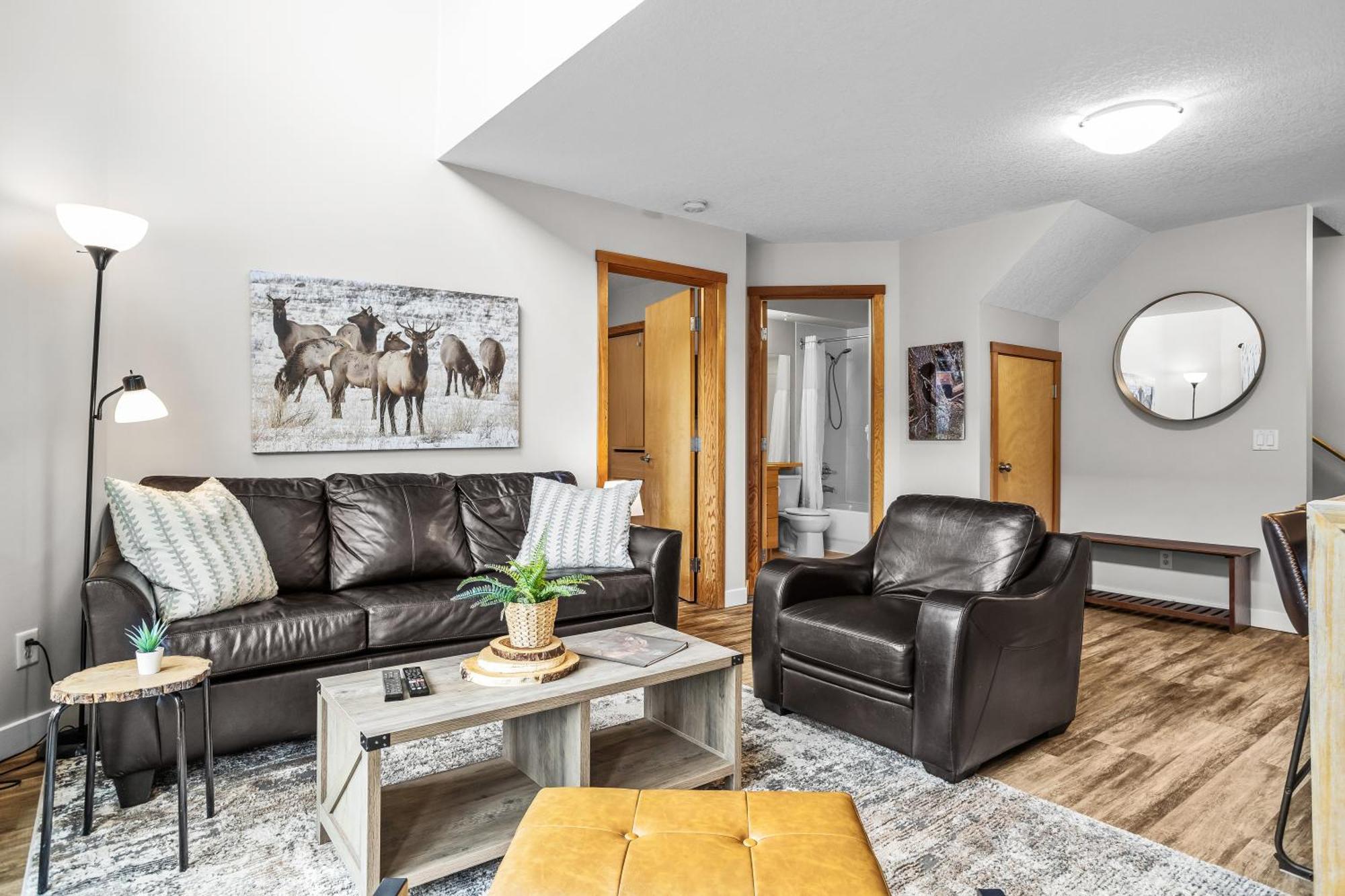 Charming 1 Bdrm Plus Loft With Views Managed By Little Sister Getaways Canmore Dış mekan fotoğraf
